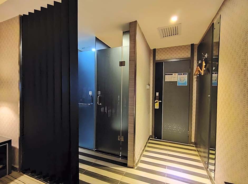 Super 8 Hotel Urumqi Li Yu Shan Lu – Ürümqi