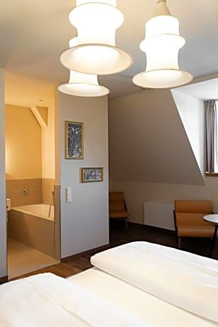 Junior Suite with Bathtub
