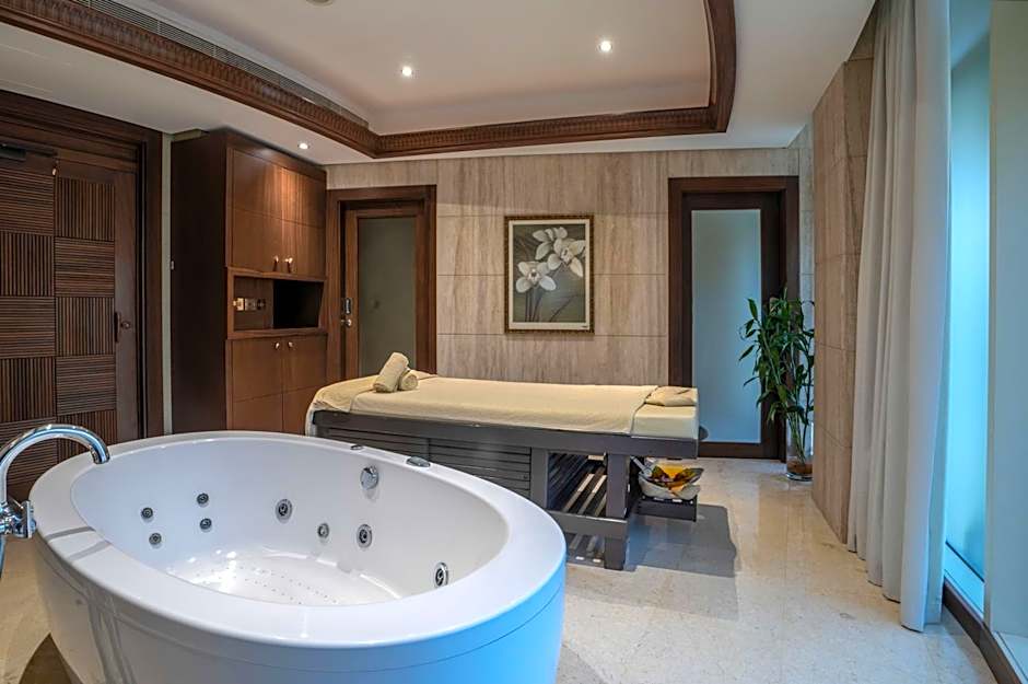 The Diplomat Radisson Blu Residence