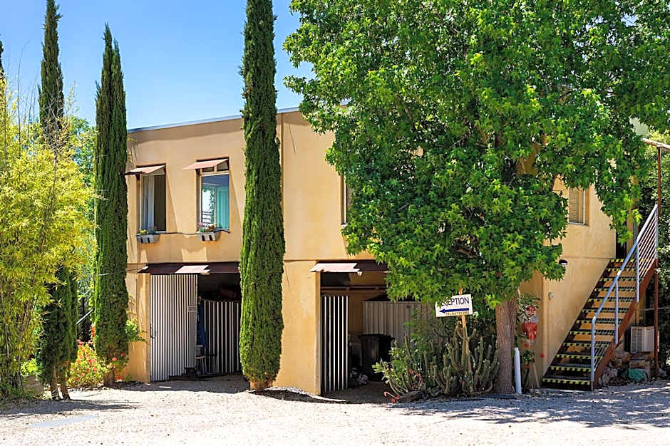 The Albion Motel Castlemaine