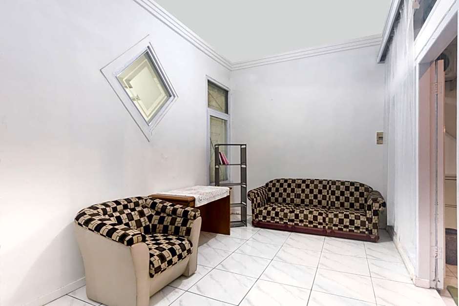 OYO Life 3055 Rumah Enin