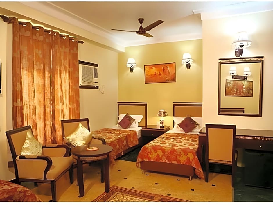 Revels Plum Hotel – Delhi, NY