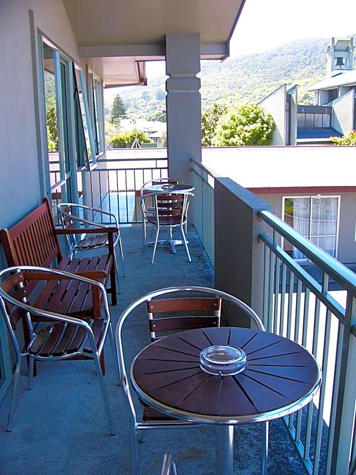Aachen Place Motel