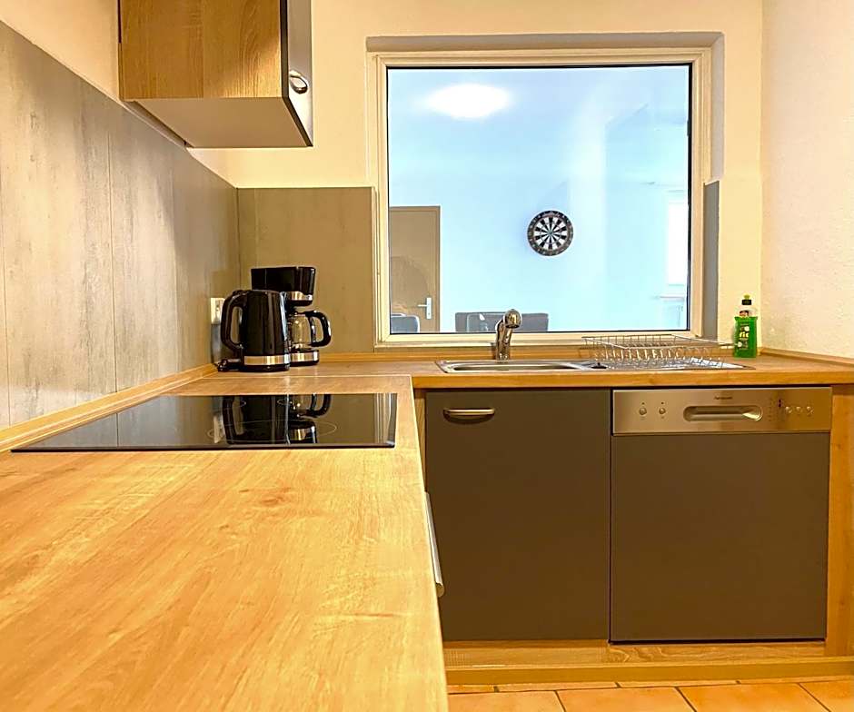 Gemütliche Unterkünfte für längeren Aufenthalt und Monteure inkl Balkon, Waschmaschine, WiFi, Küche und Parkplatz