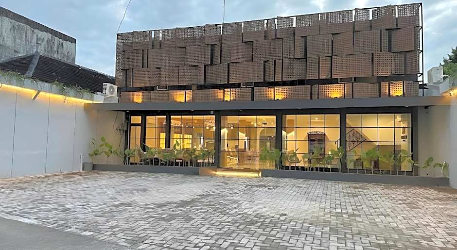 Masri Living by Daphna Management