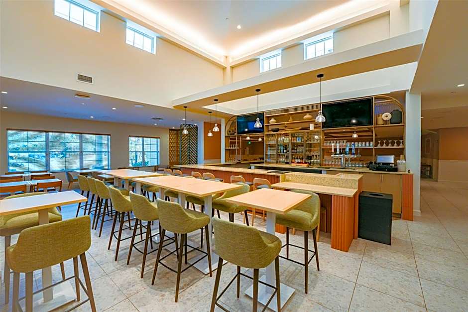 Embassy Suites by Hilton Orlando Sunset Walk