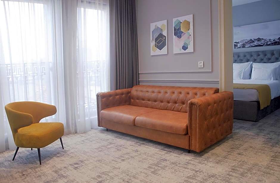 H41 Luxury Suites