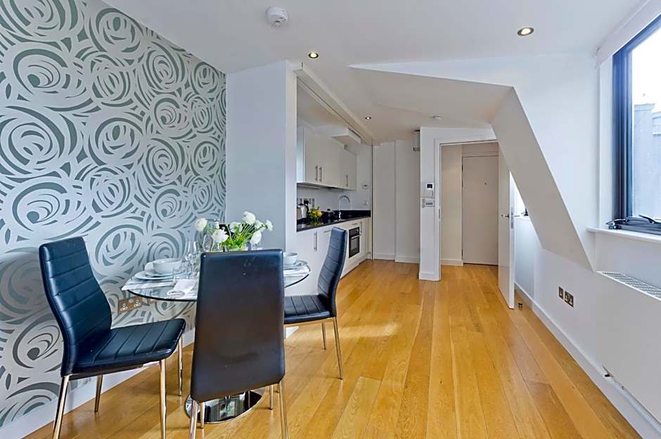 Red Lion Court by City2Stay