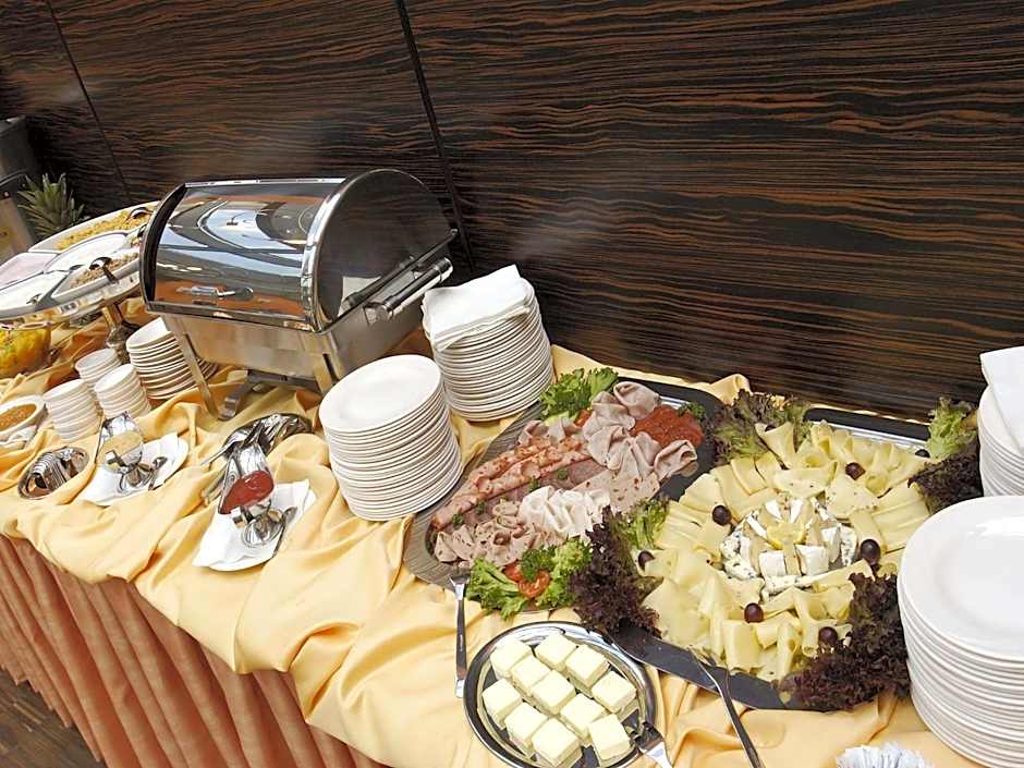 Ea Hotel Crystal Palace