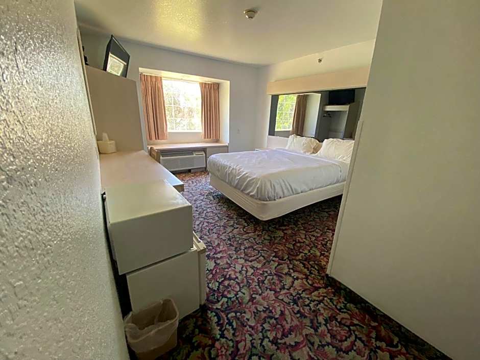 Motel 6 McAlester OK - South