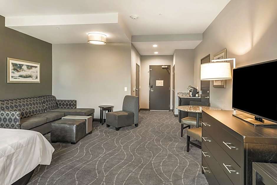 Holiday Inn & Suites Silicon Valley - Milpitas by IHG