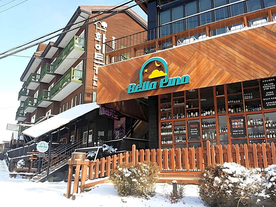 Goodstay White Cabin Pension