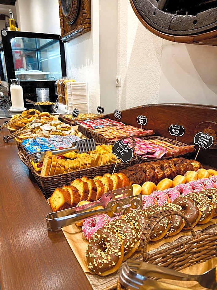 Samel Hotel
