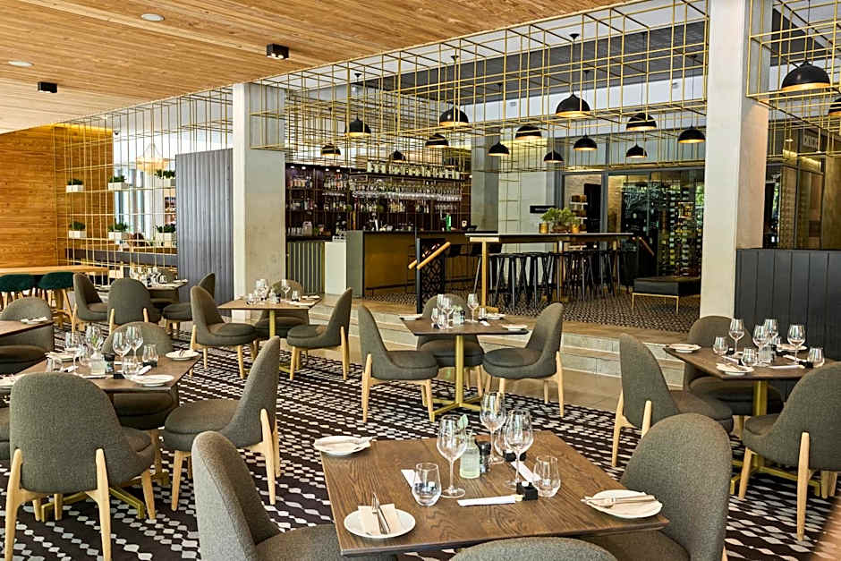 Century City Hotel Urban Square