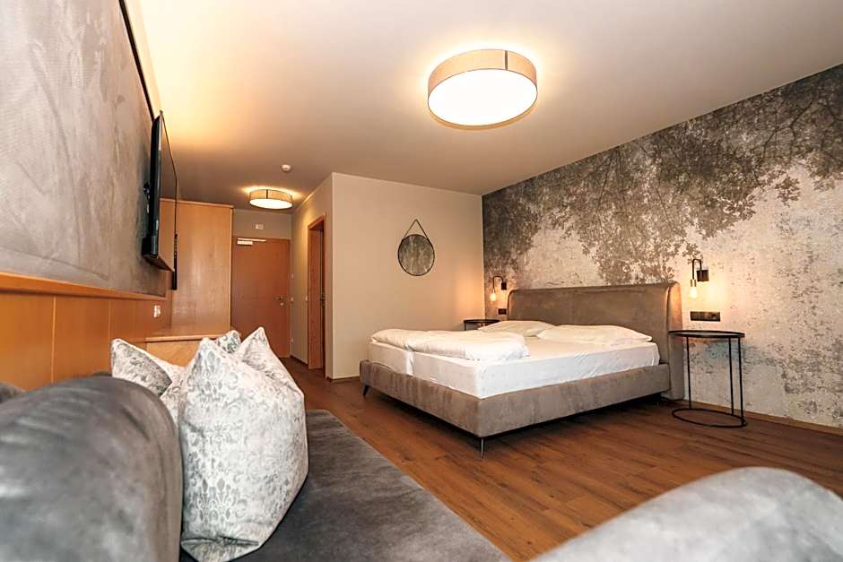 Saldur Small Active Hotel