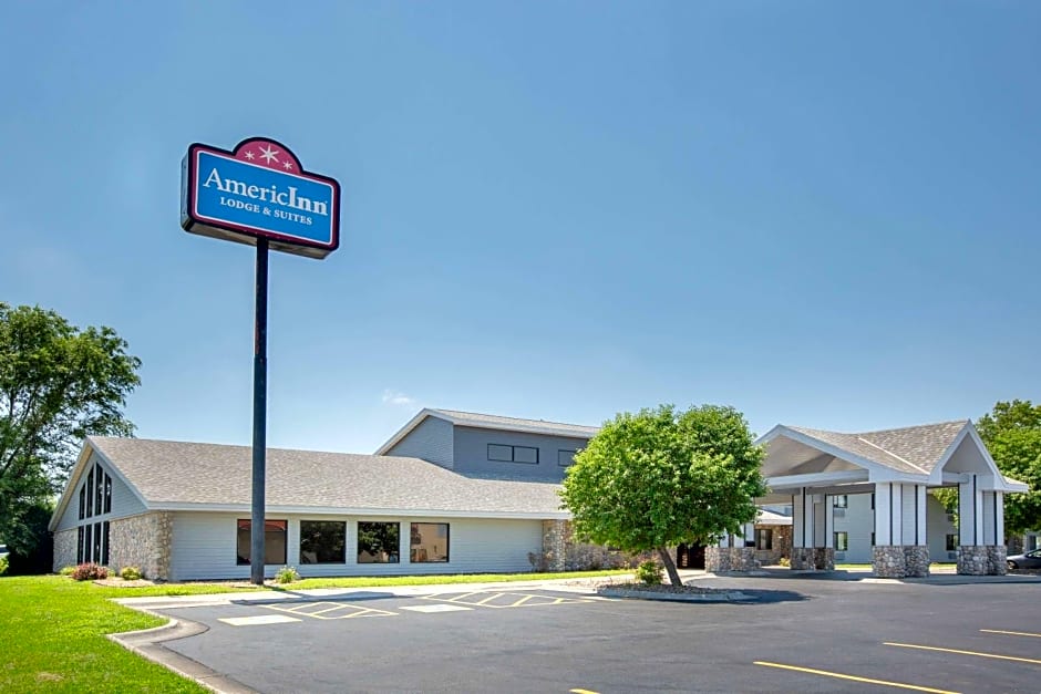 AmericInn by Wyndham Lincoln North