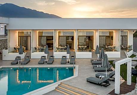 Akrotiri Olympus Luxury Suites - Adults Only