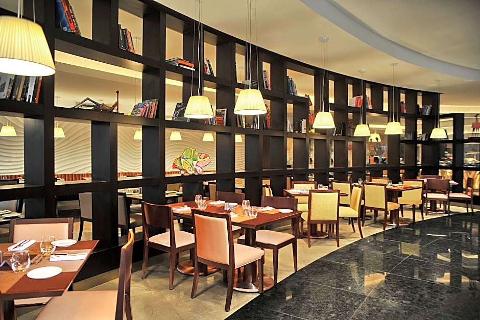 Le Meridien Pyramids Hotel & Spa