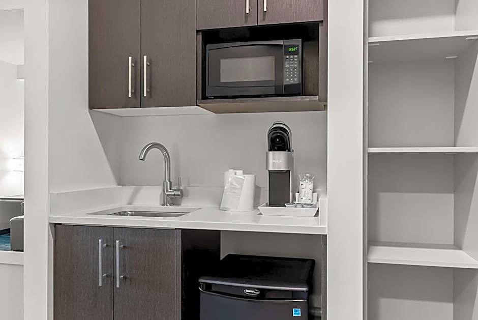 Best Western Plus Winkler