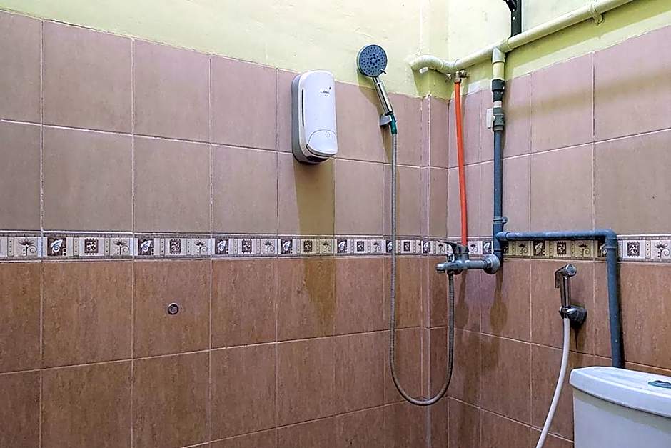 Icha Homestay near Terminal Purabaya Madiun