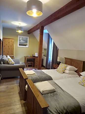 Twin Room with Bathroom