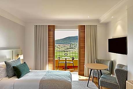 Premium Twin Room with Golf View