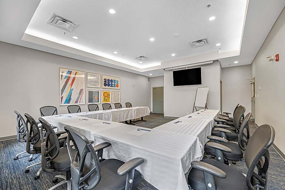 Holiday Inn Express Hotel & Suites-Edmonton South By IHG