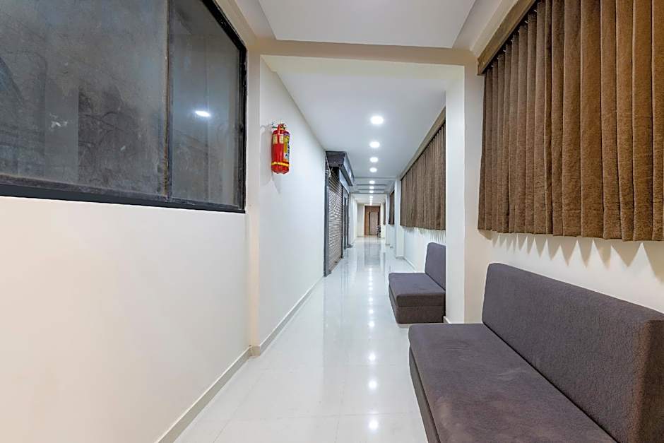 Hotel Bhavya by OYO Rooms – Ahmedabad, FL