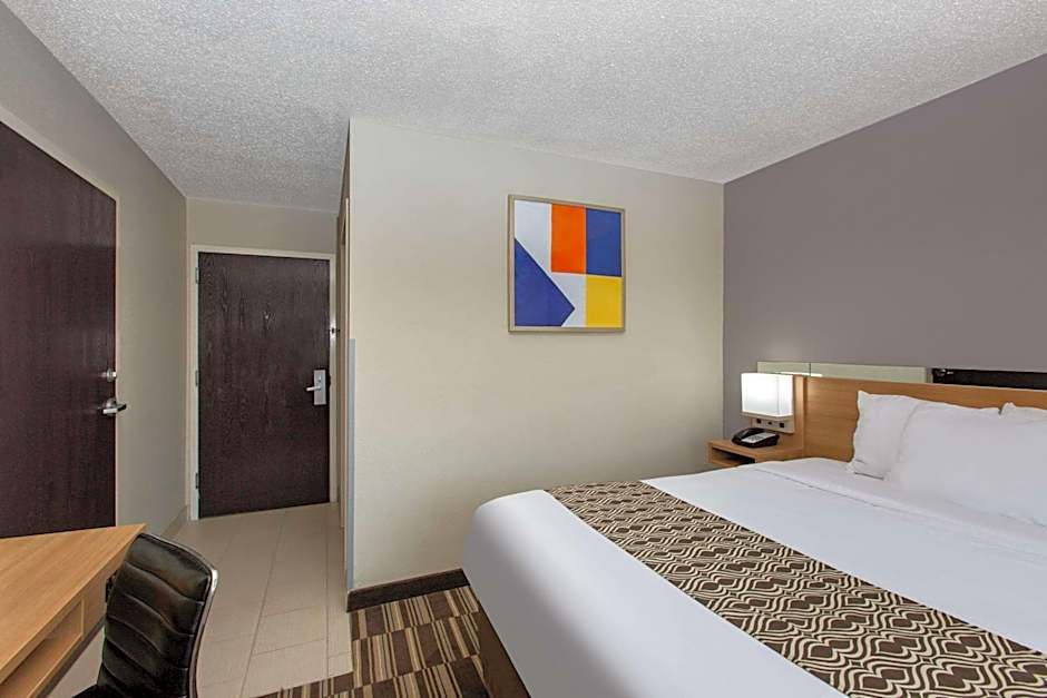 Microtel Inn & Suites by Wyndham Augusta Riverwatch