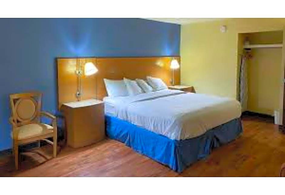 Studio 6 Extended Stay - Savannah, GA - Gateway & I-95