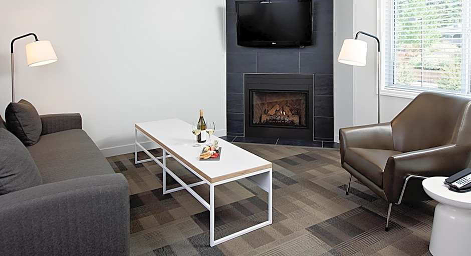 Coast Canmore Hotel & Conference Centre