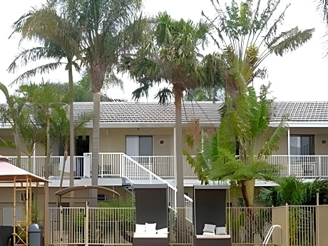 Blue Pacific Motel