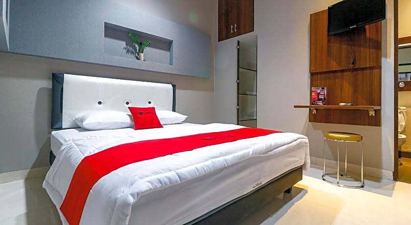 RedDoorz near Kebon Jeruk Jakarta