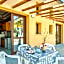 Lofts with private outdoor area and swimming-pool in Badesi