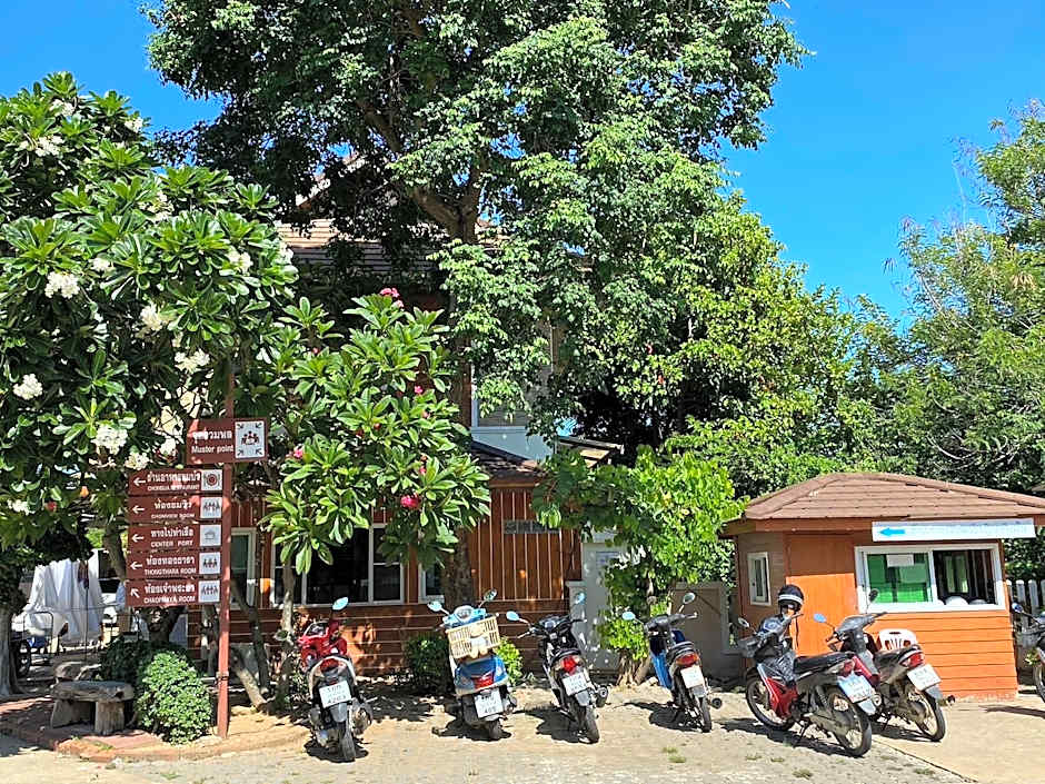 Chaophayathara Riverside Hotel