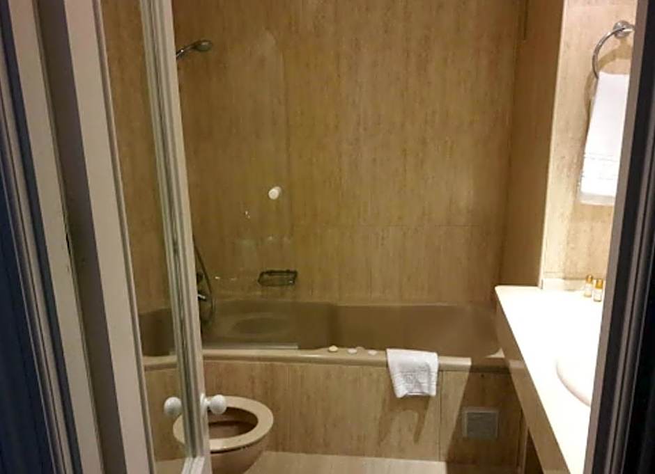 Ona - Marbella - Elviria Playa - Suite Apartamento para 6 en jardines del Hotel Don Carlos 5GL