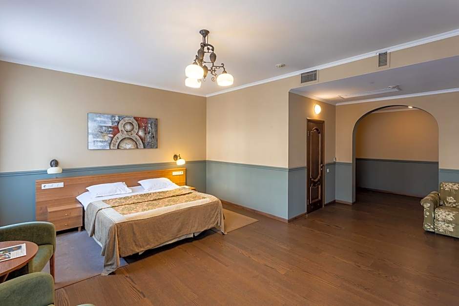 Frapolli Hotel on Deribasivska street