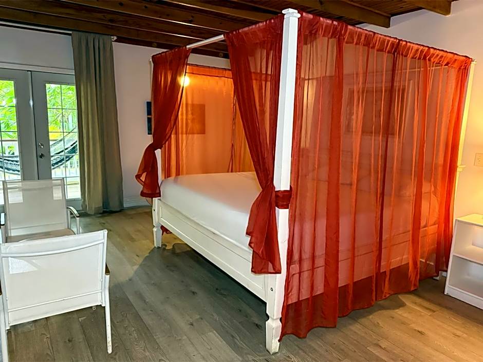 Photo 1 of 10 of Standard 1 King Bed