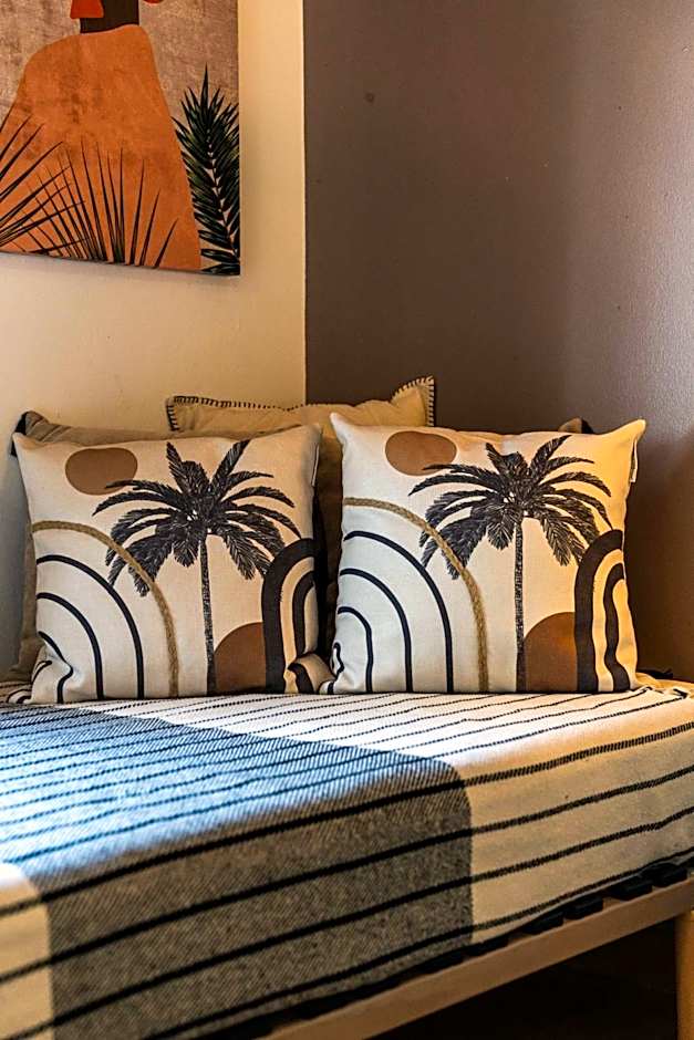 Les Baroudeurs Hostel