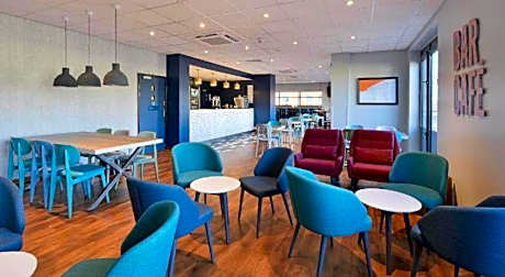 Travelodge Camberley Central