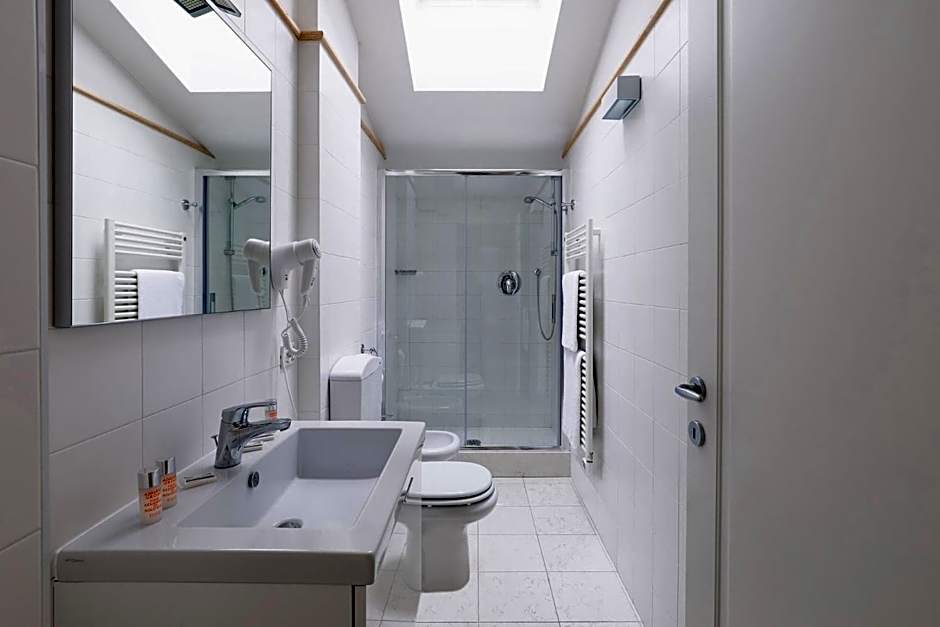 Adriano Residence