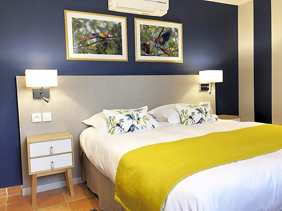 Photo 1 of 3 of Suite