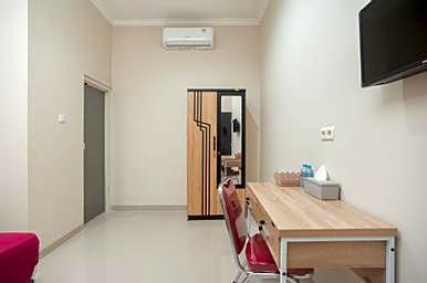 Hanna Residence near RSPI Puri Indah Mitra RedDoorz