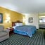 Days Inn & Suites by Wyndham Warner Robins Near Robins AFB