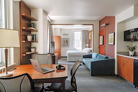 Club Quarters Hotel in Philadelphia