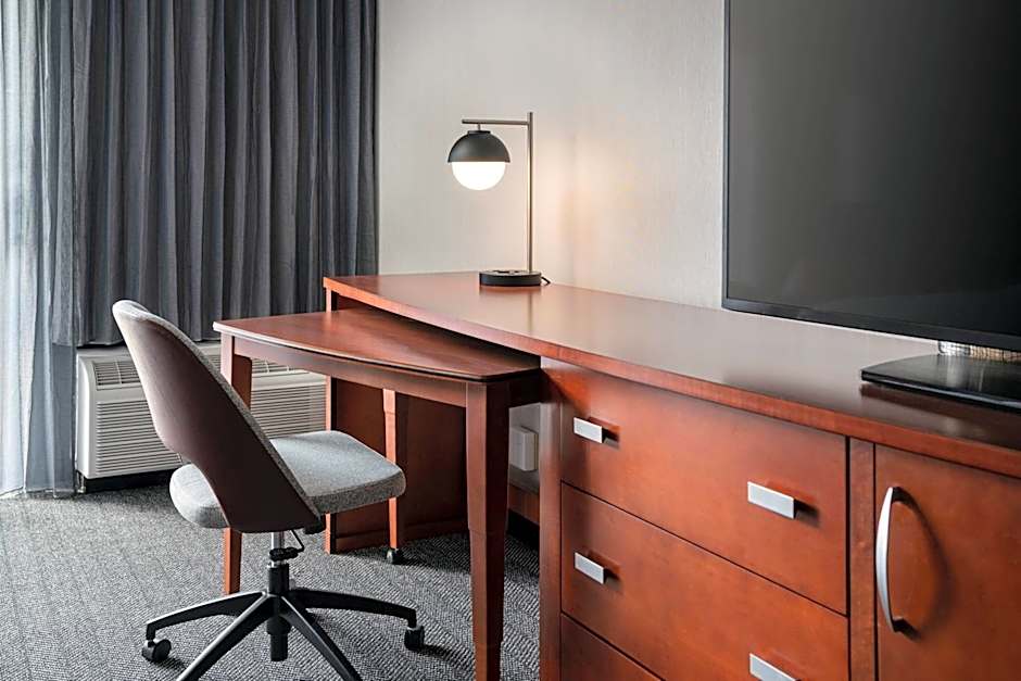 Courtyard by Marriott Seattle Southcenter
