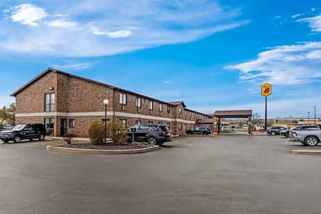 Super 8 by Wyndham Farmington