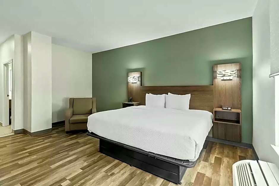 Quality Inn & Suites Columbia Harbison