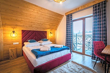 Studio with Mountain View