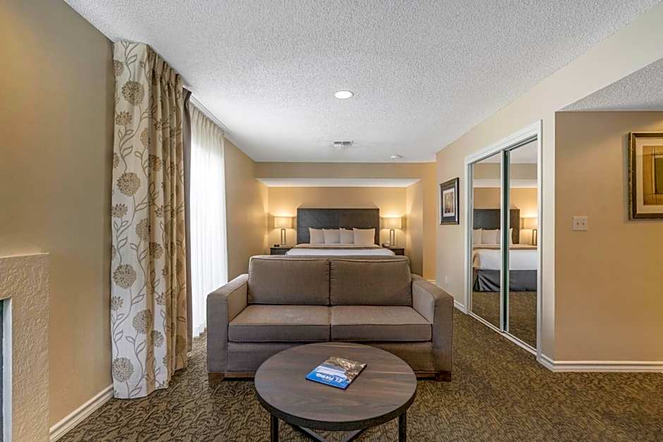 Chase Suite El Paso